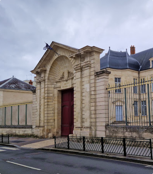 equipe-pluridisciplinaire Devanture d'un bâtiment